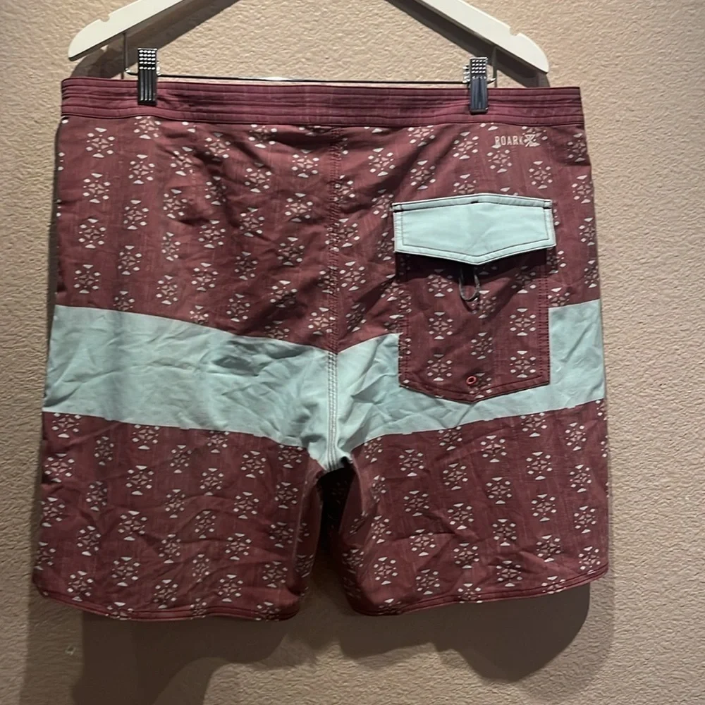 Roark Men’s Revival Chiller Blue Stripe Board Shorts Size 38